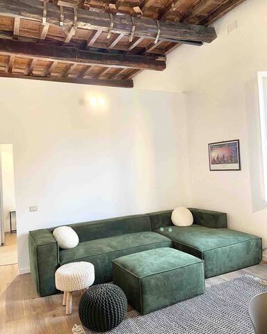 Aphrodite Apartment Piazza Venezia gallery image 5