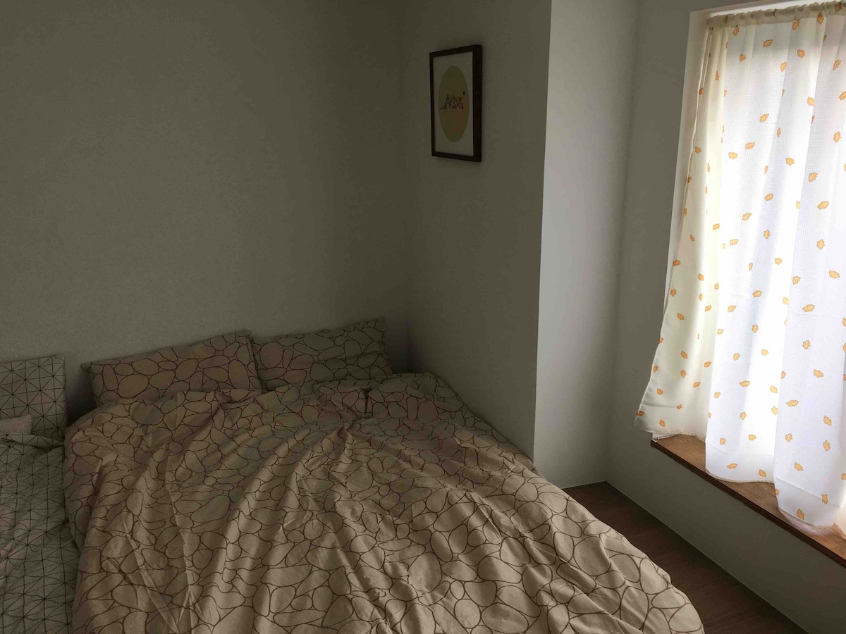 Ако ни кажете предварително, че олекотената завивка е в една стая или във всяка стая, ние ще я подготвим съответно. 