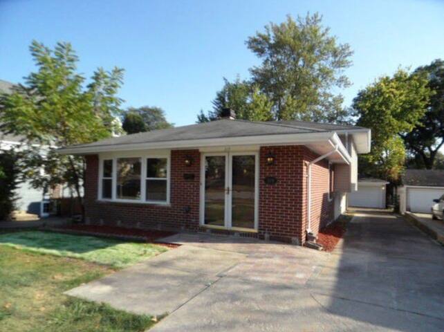 Central location in Downers Grove, IL