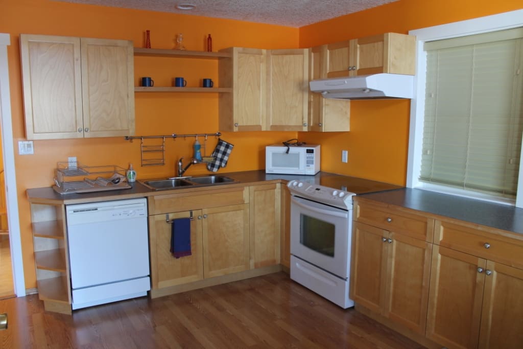 Kitchen with stove/oven and dishwasher