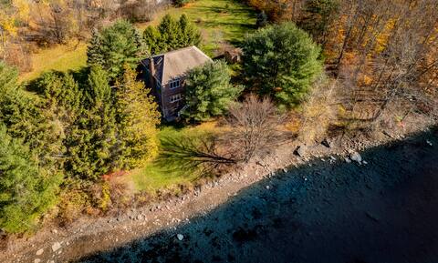 Lakefront Paradise *7 Bedrooms *17 Beds *Hot Tub