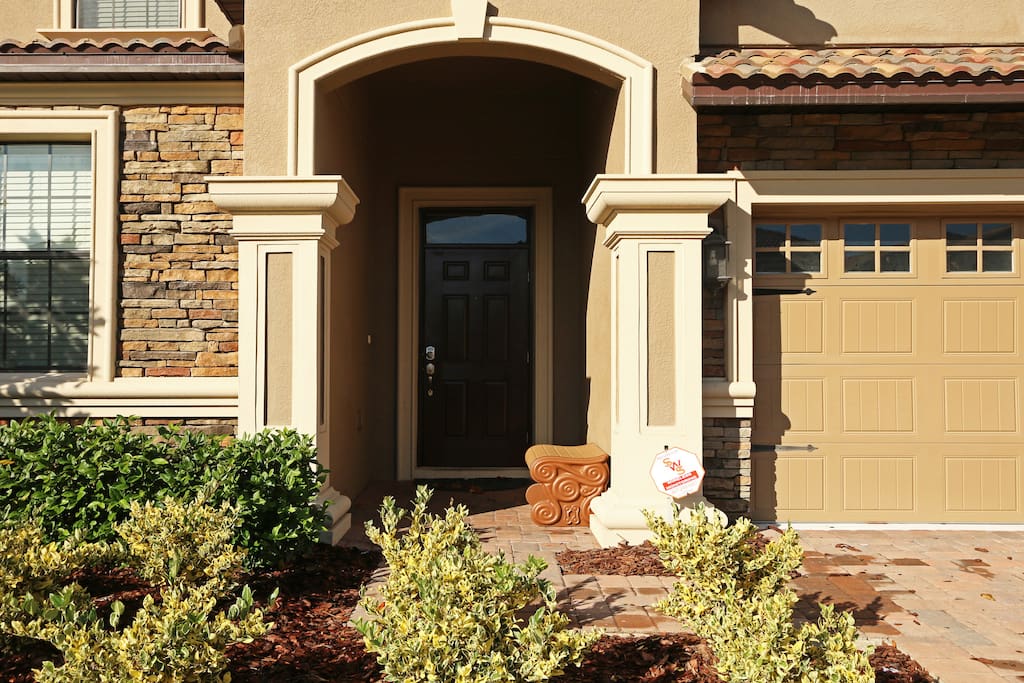Lovely front entrance