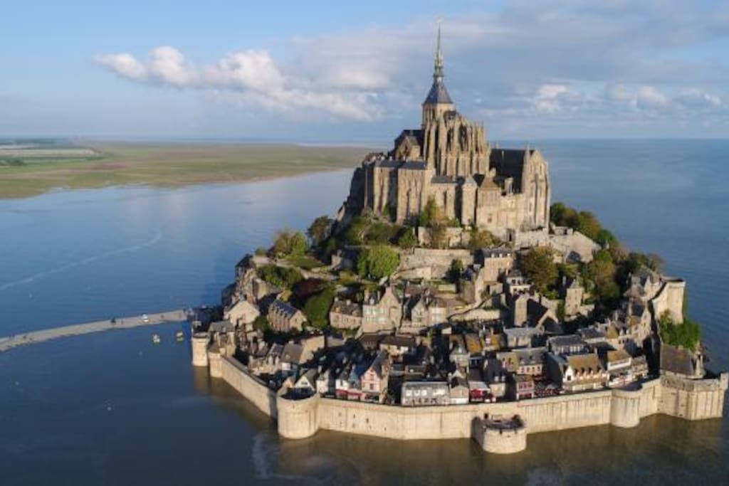 15 minutes to Le Mont St Michel