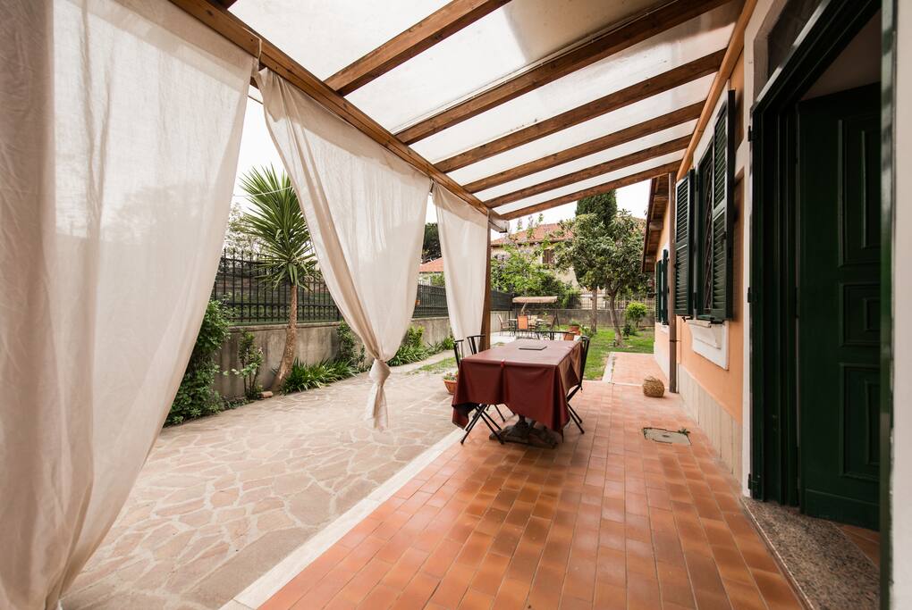 your patio whit table and chair