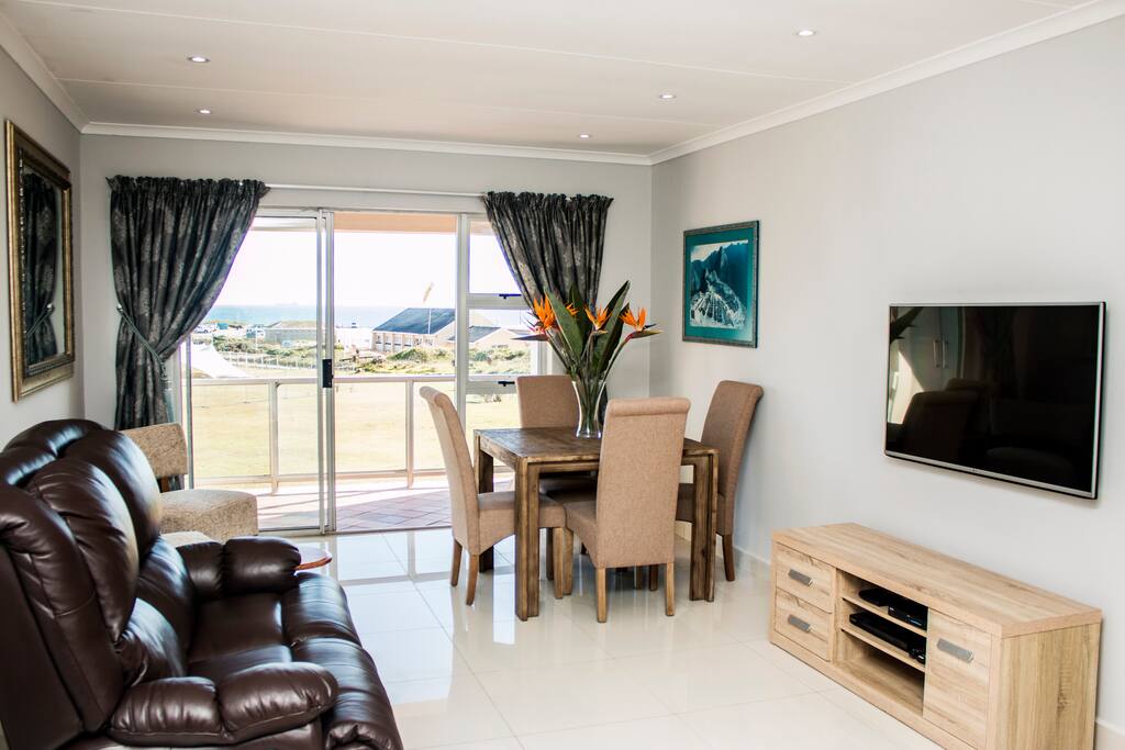 Lounge with sea view