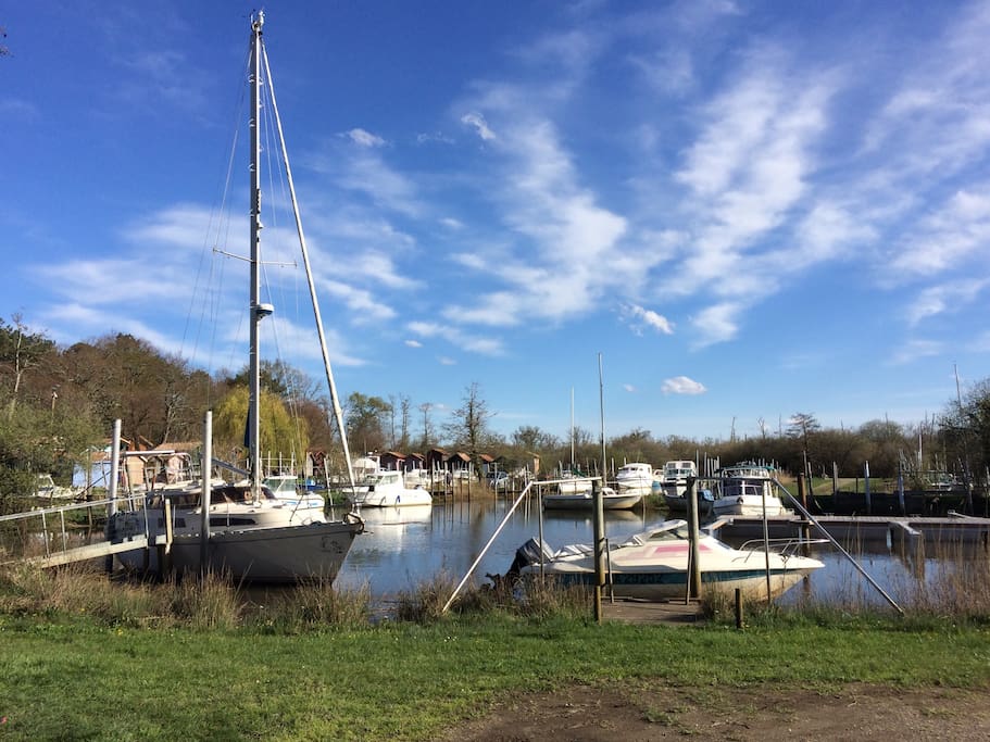 Le port de biganos 800m du logement à pied