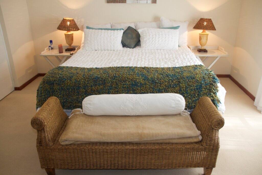 Bedroom 1 - with ensuite bathroom (bath & shower)