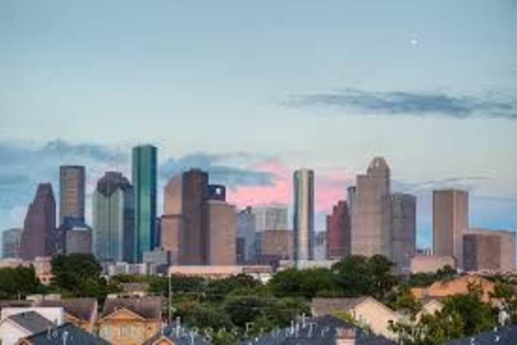 Amazing Views of Downtown!