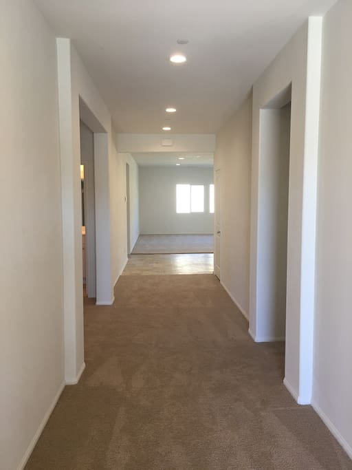 进门的走廊
Corridor after entering the door