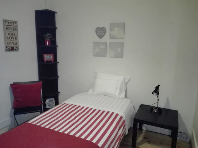 Single bedroom in Belem main street