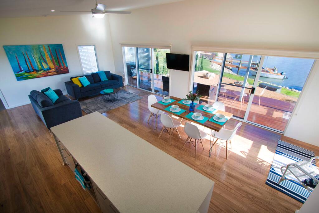 Large open plan living, dining and kitchen area