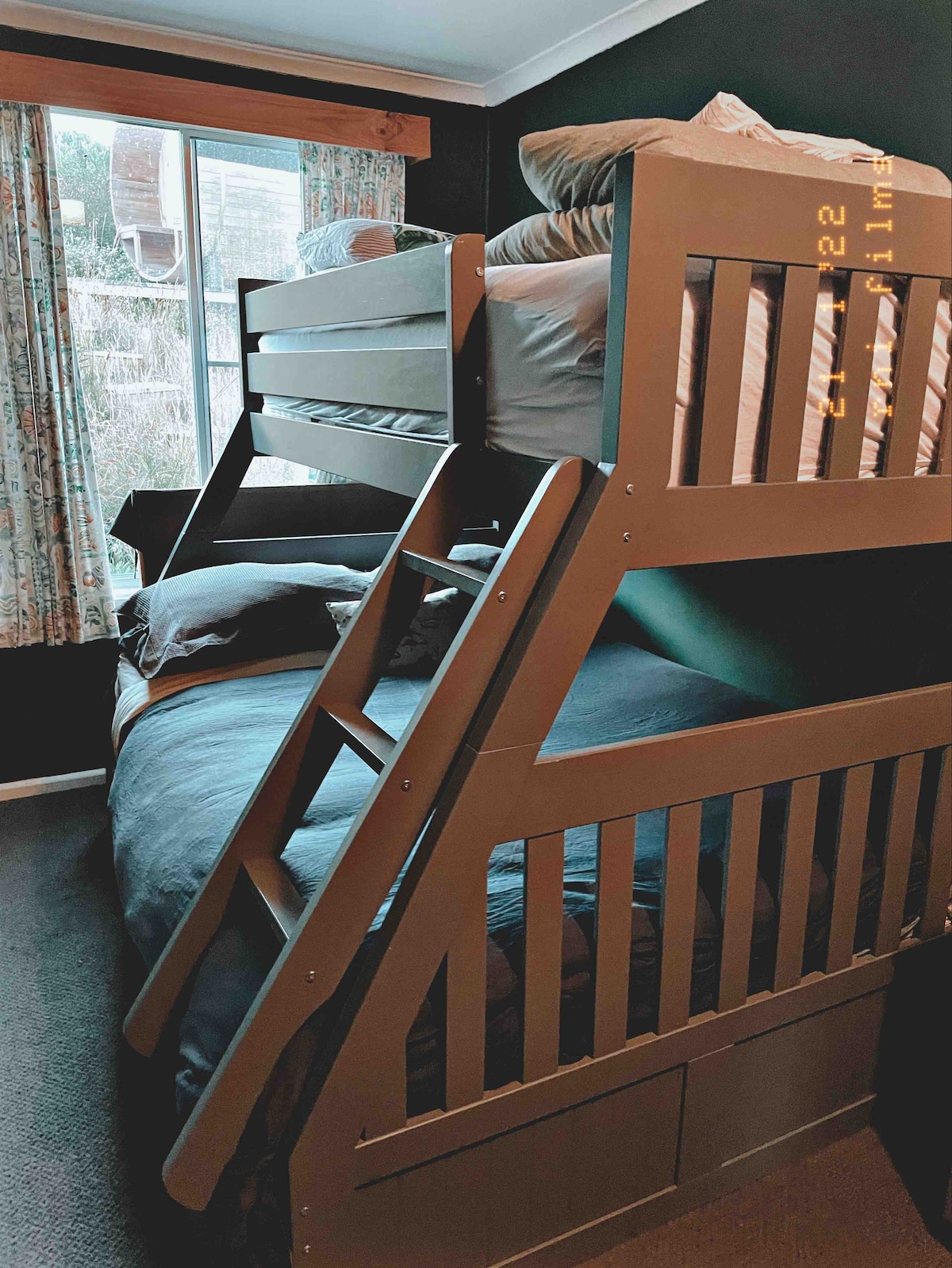 Derde slaapkamer - stapelbed 