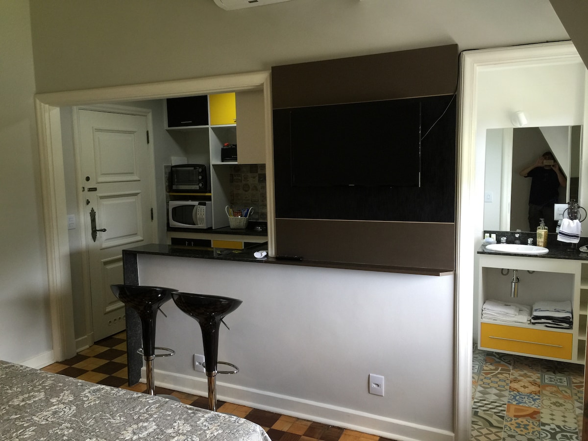 Panel de control con TV , internet , aire