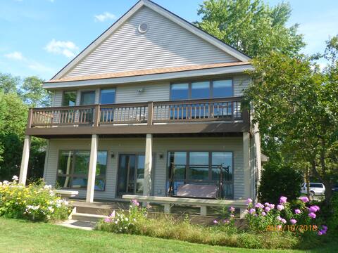 Portage Lake Premium -- 5 Bed Room Paradise !!!