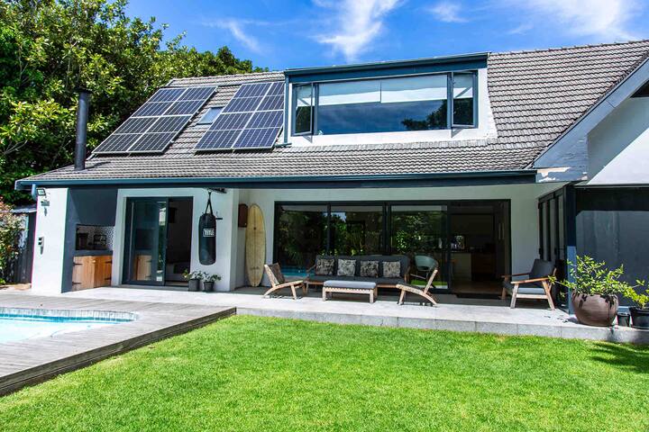 5 bedroom house with a supertube gallery image 3