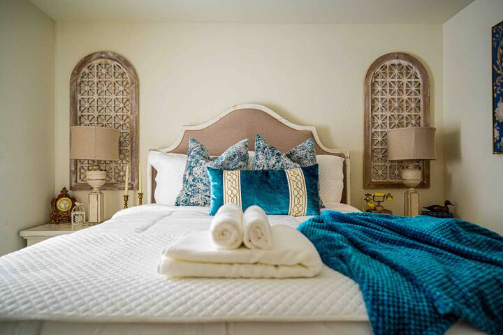 Luxe 3BR w/ fenced parking 2 miles to French Qtr gallery image 4