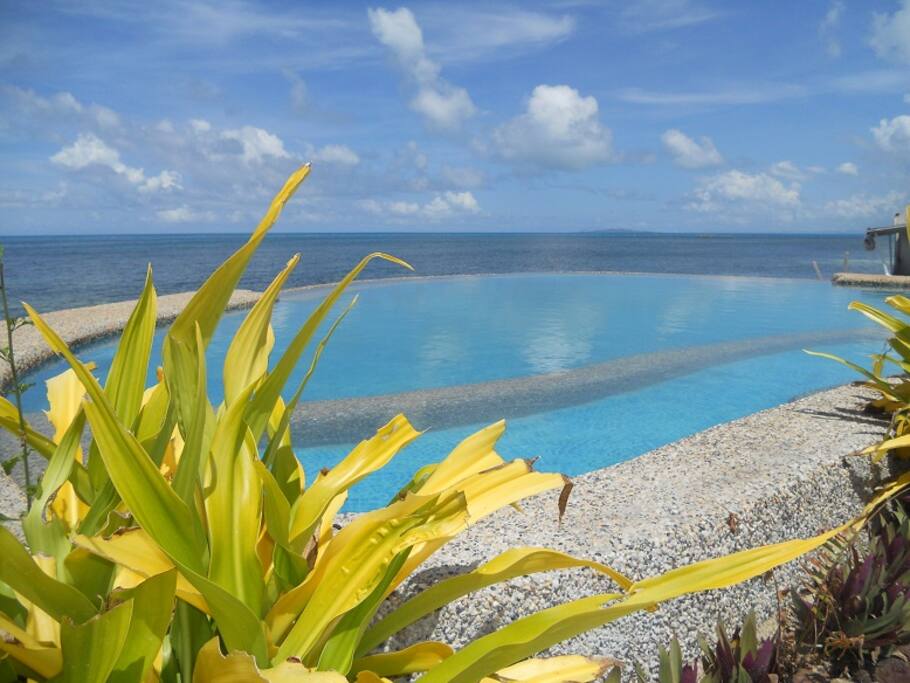 Infinity pool