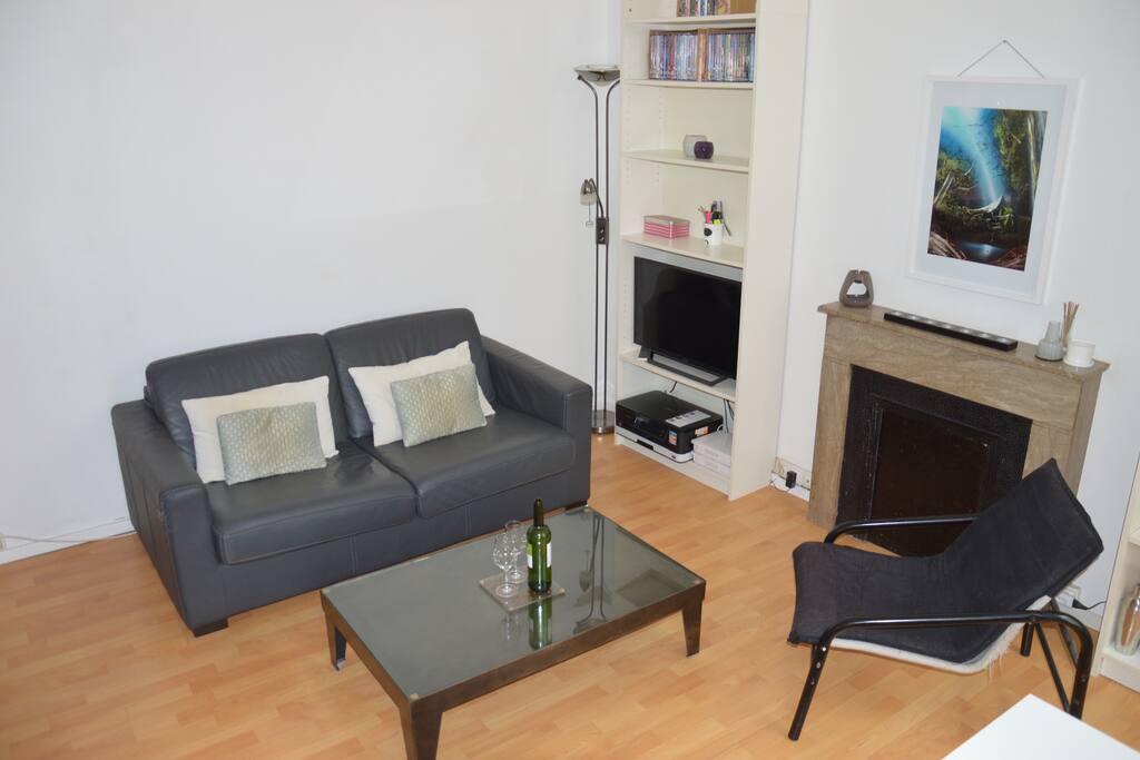 Salon, spacieux et lumineux / Spacious and luminous living room