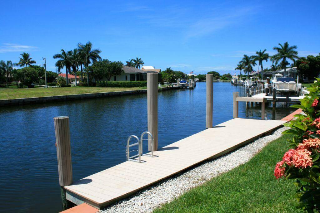 Dock