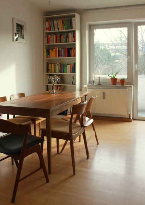 Wohnzimmer + Balkon