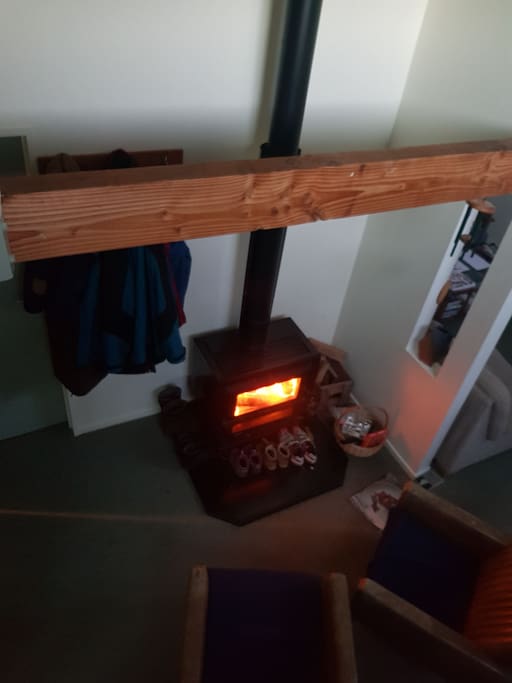 Log burner fire place puts out incredible warmth.