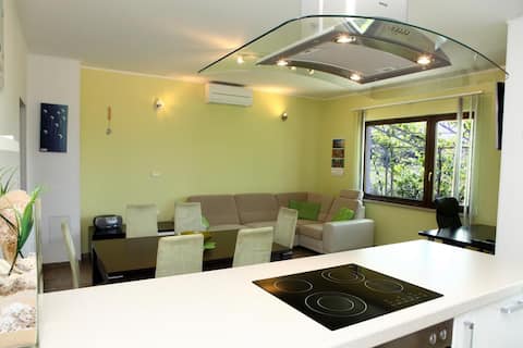 Top Airbnb: Salt Pans Apartment, 3-5 guests in Piran