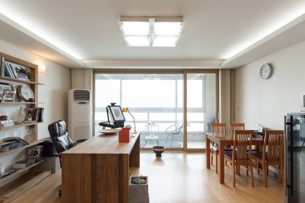 Seoul&#x27;s Very Central Nest - 용산구의 아파트에서 살아보기, 서울, 한국