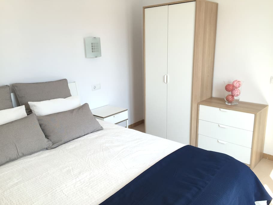 Room 1: Double bedroom