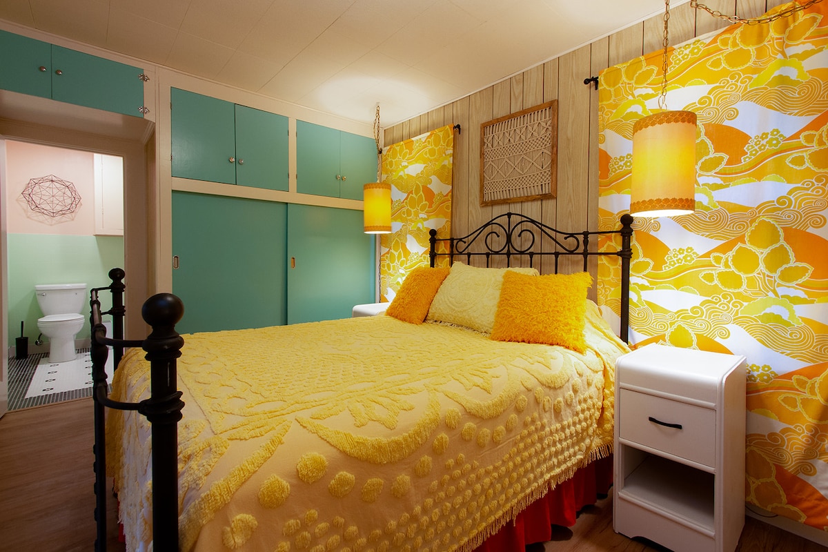 غرفة النوم الرئيسية - مرتبة مريحة جدًا وجديدة بحجم كوين