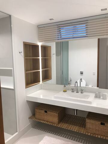 Leblon Beach Front gallery image 5