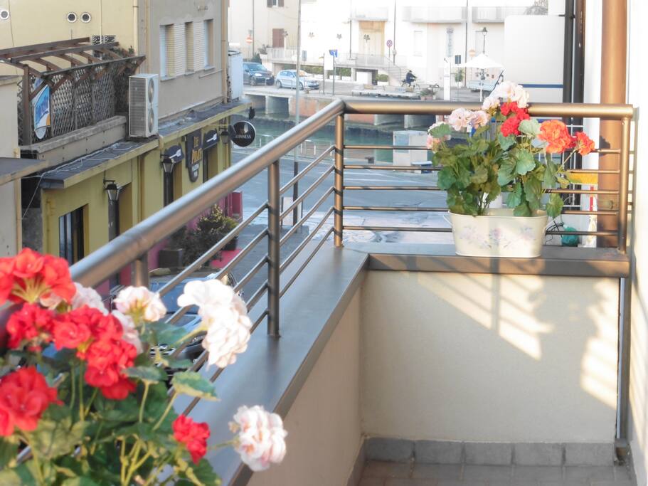 Luminoso balcone privato