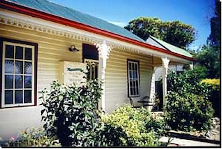Airbnb Rutherglen Holiday Rentals Places To Stay Victoria