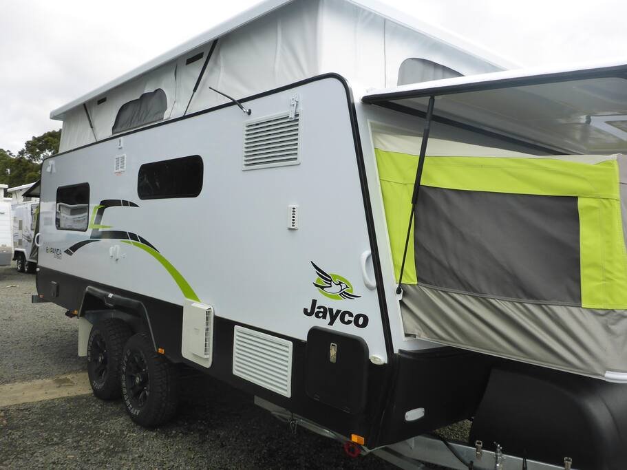 The expandable bedrooms at either end are super quick and easy to set up!