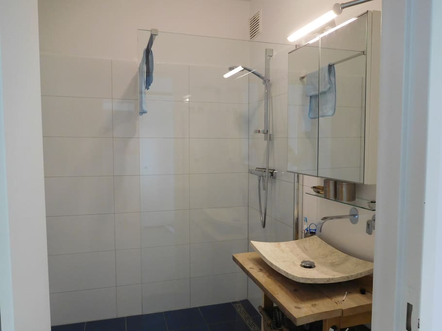 Functionele nieuwe badkamer