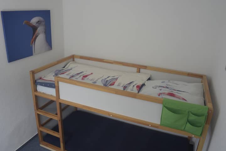 Krevat marinari në dhomë fëmijësh