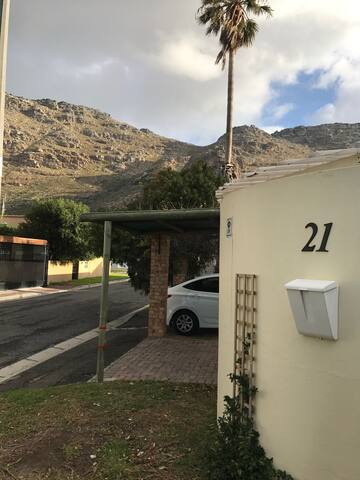 Plumrose Cottage on the Peninsula gallery image 5