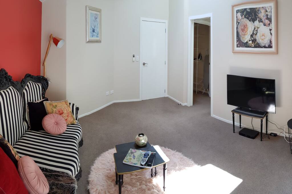 The Bloom Suite Lounge