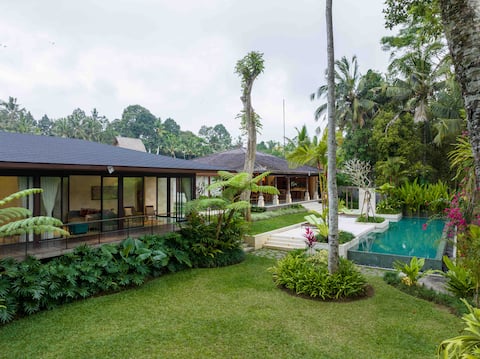 4BR private villa with 2 pools