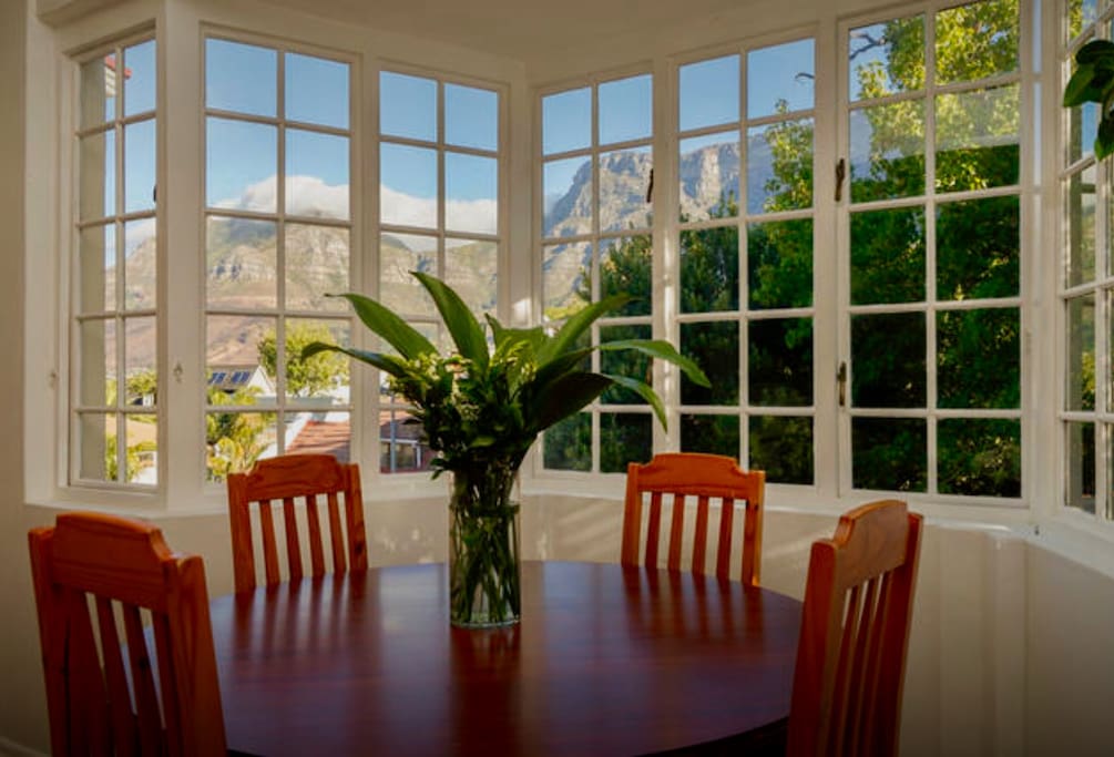 Dining with Mountain Views