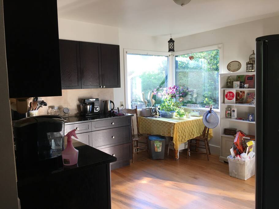 Sunny Kitchen