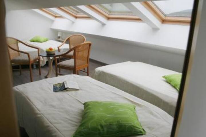chambre junior à 4 lits simples