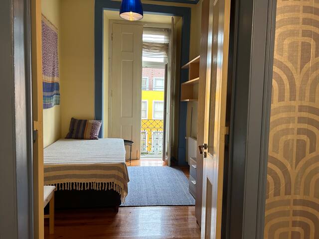 Cosy & Stylish 4B Home in Chiado gallery image 4