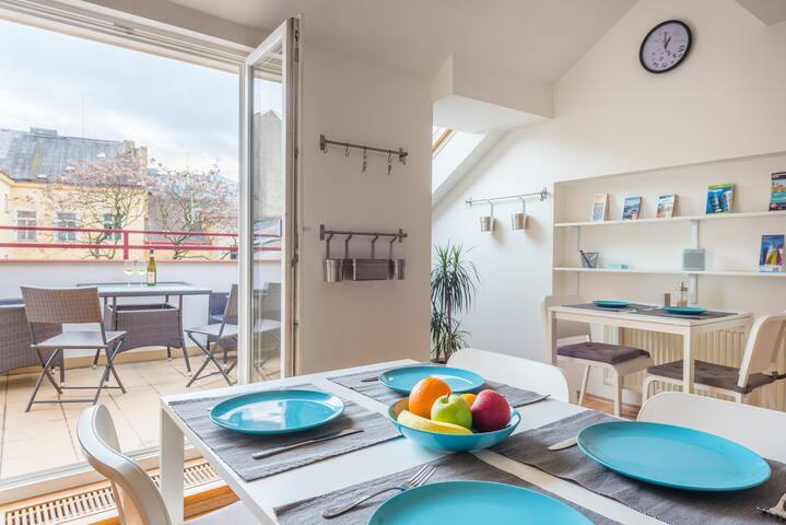 Duplex City-Centre Apartment with a Sunny Terrace