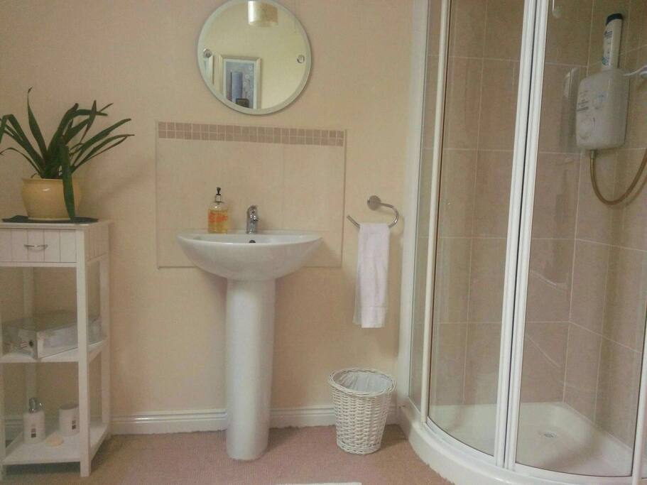 Bath/Showeroom