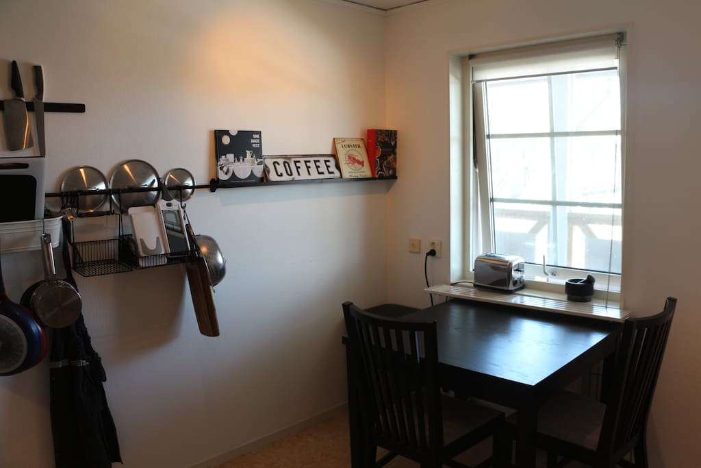 Light dining space connected to the kitchenarea.