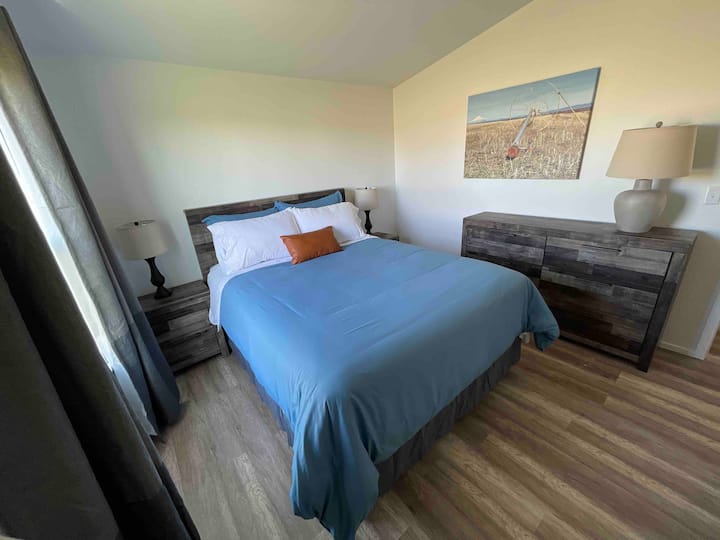 Another perspective on Queen bedroom