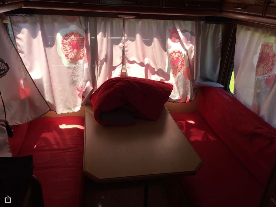 Table + lit deux personnes