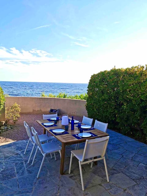 Popular Airbnb listing: Villa with amazing view, terrace, air conditioning in Sausset Les Pins