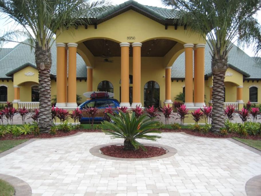 Clubhouse where you will find the reception, playroom, sauna, gym and etc.