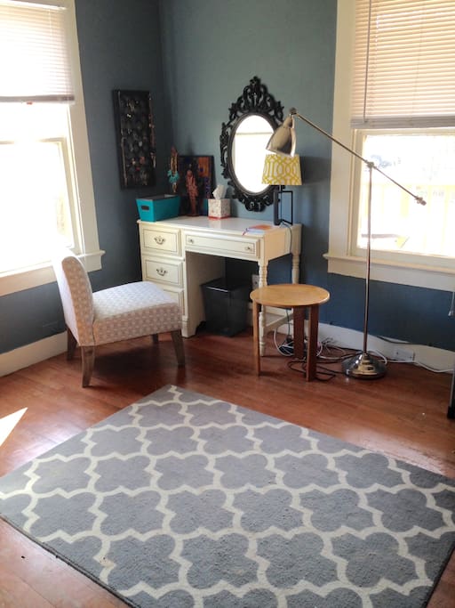 Room w/ queen air mattress provided